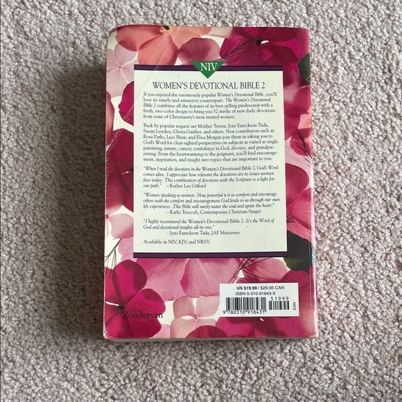 Women's Devotional Bible with Floral Cover - Picture 3 of 5